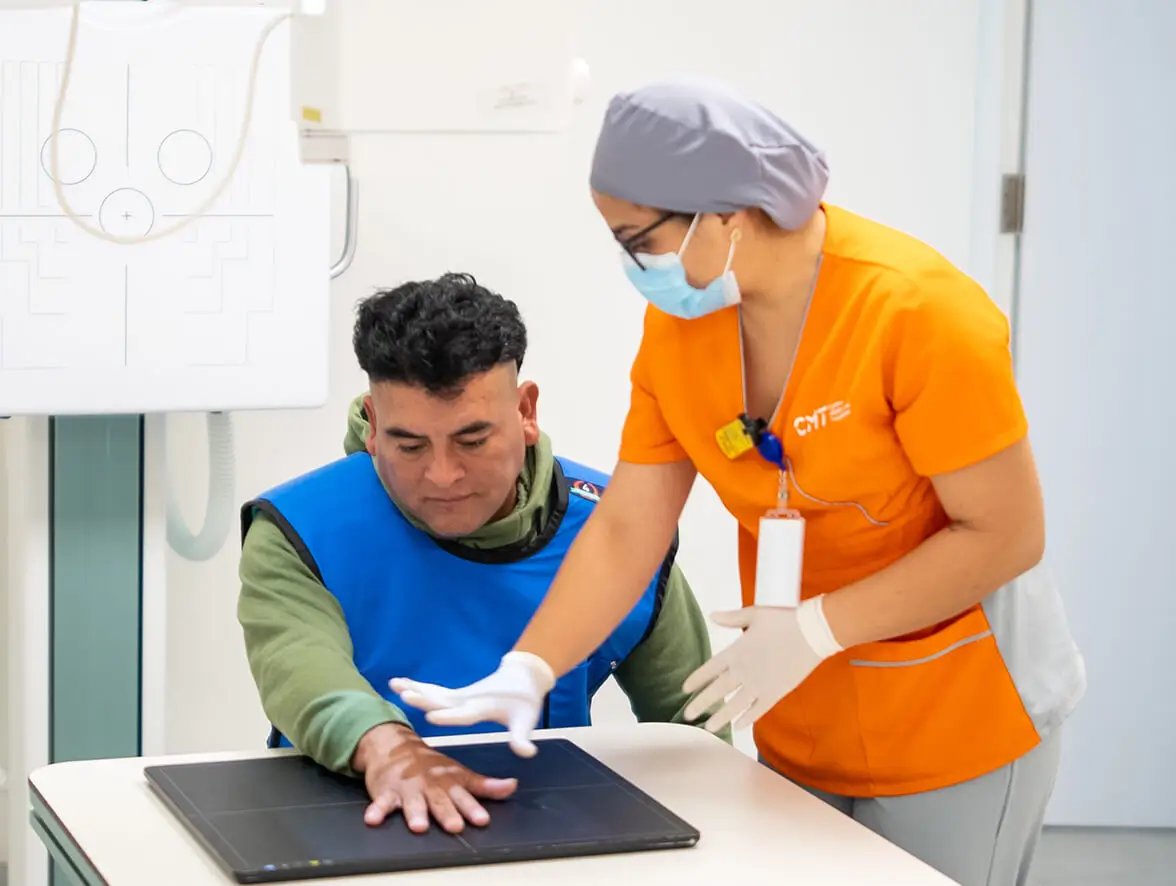 Toma radiografía mano